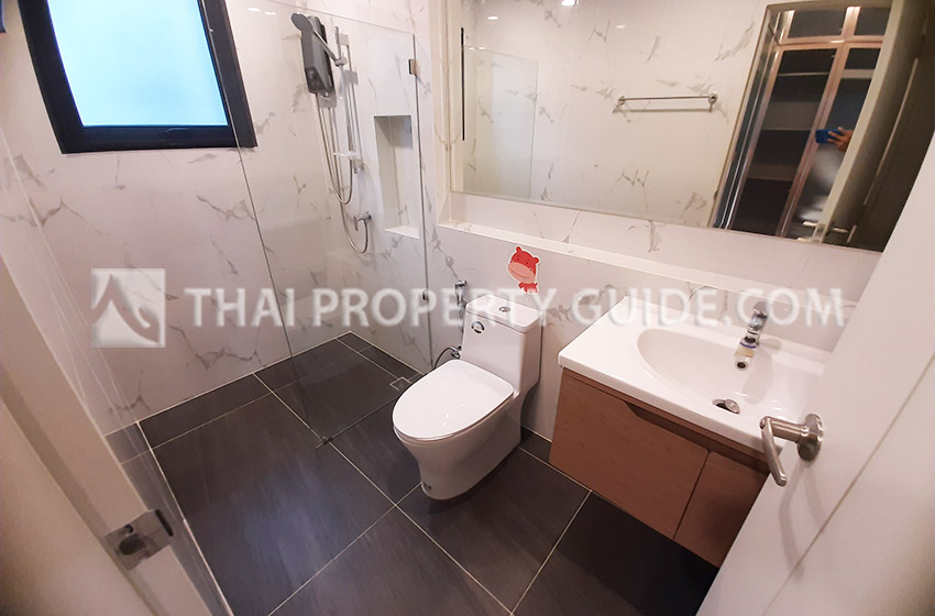 House with Shared Pool in Bangnatrad 